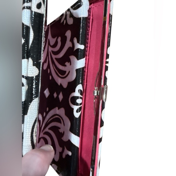 Women’s Paisley black white and pink wallet. Letter L. - Picture 7 of 16
